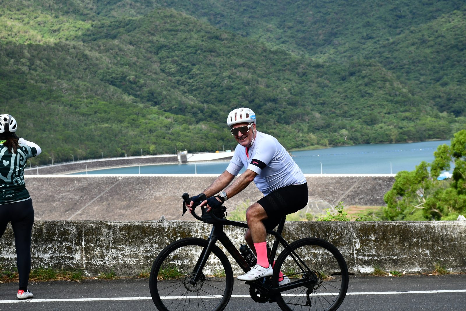 Riding the causeway above the reservoir